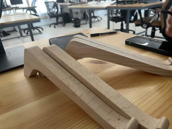 Laptop stand -  Beech paws - Image 2