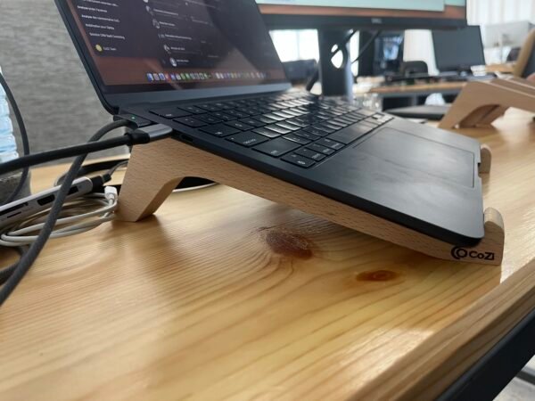 Laptop stand -  Beech paws