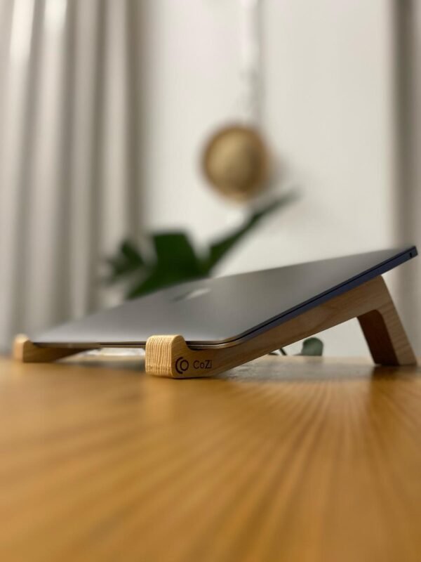 Laptop stand - Beech paws