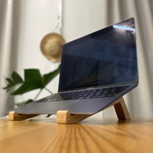 Laptop stand - Beech paws