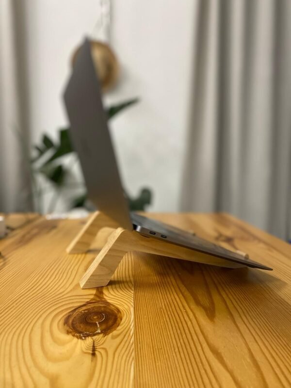 Laptop stand - Beech paws