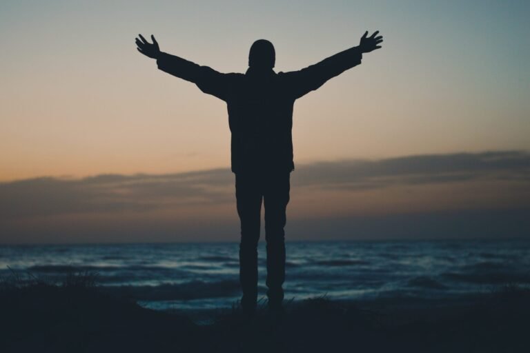 5 simple ways to enjoy your holiday while working